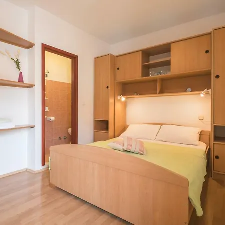 アパート Maria ツァヴタット